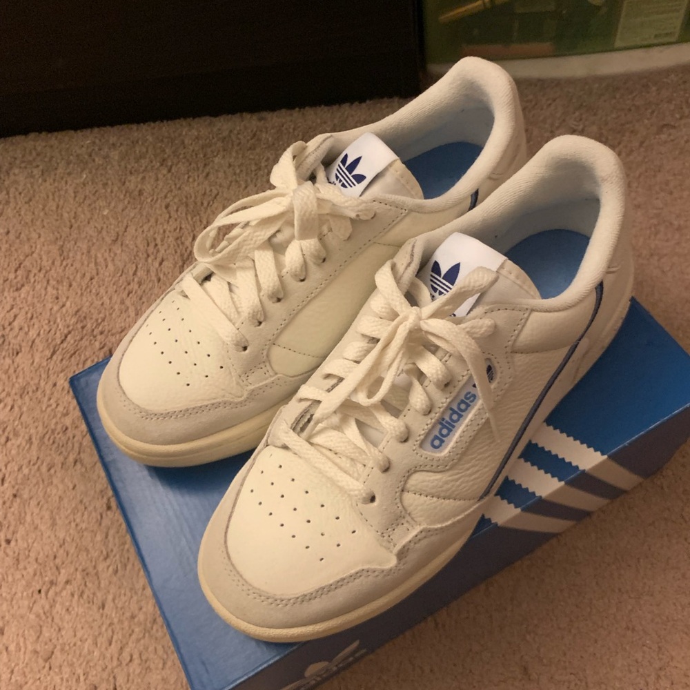 Adidas Originals Continental80
Leather Trainers EE5557 Trainers White
Navy Blue